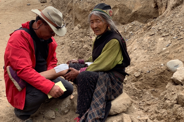《西藏阿里行.22》勇敢的藏族婆婆