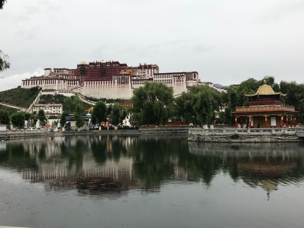 如神的所在：布達拉宮的鏡花水月05