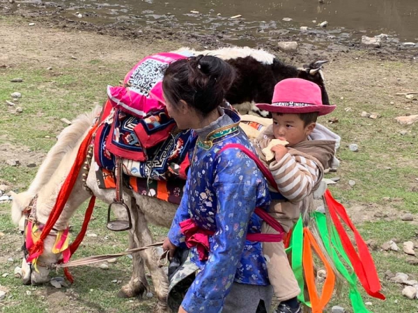 藏族母與子11