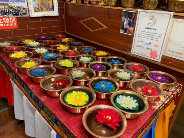 偉色老爺爺的哈達11