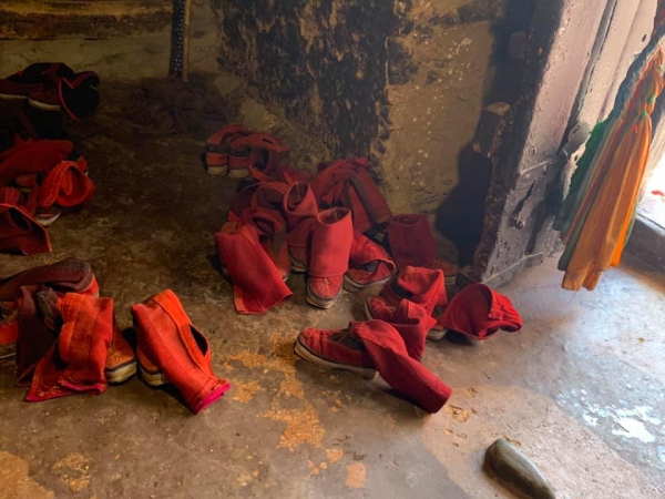 《西藏阿里行.10》那些誦經的紅鞋子09
