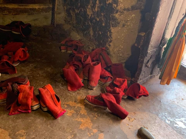 《西藏阿里行.10》那些誦經的紅鞋子15