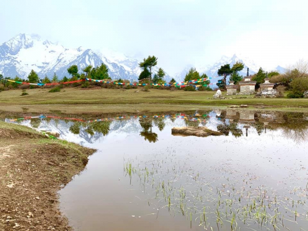 《西藏阿里行.20》在雪山的懷抱裡20