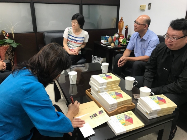 八百本書的愛11