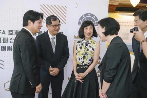 是哪處曾見?相看儼然 —《熱戀林百貨,熱戀台南》自序14