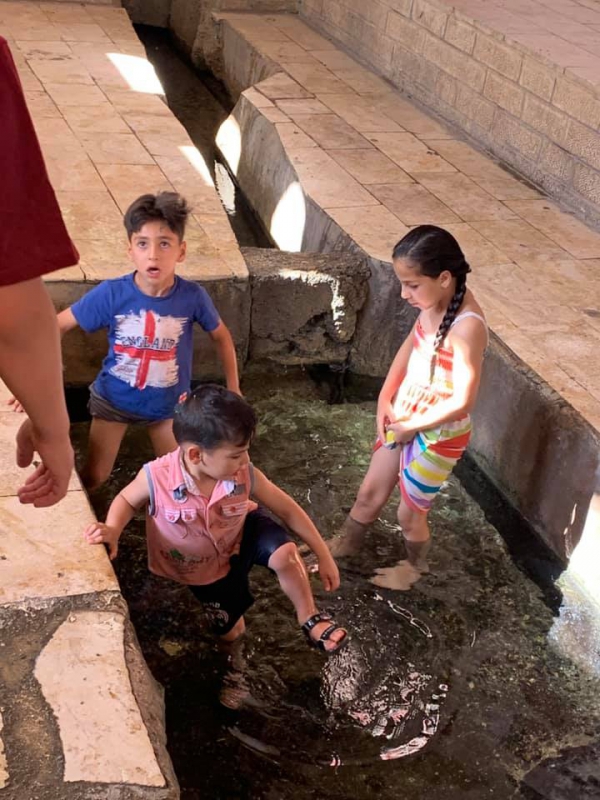 《旅行在以色列與約旦.27》一杯水就滿足了02