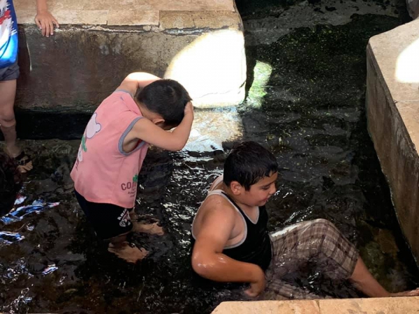 《旅行在以色列與約旦.27》一杯水就滿足了05