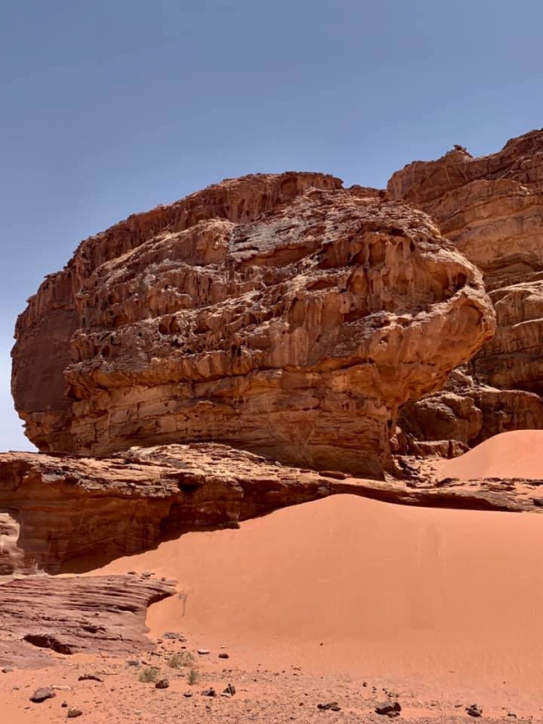 《旅行在以色列與約旦.31》鋪成一地的，詩11