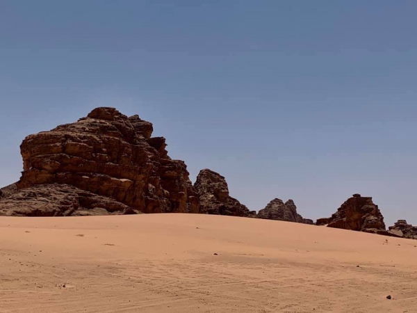 《旅行在以色列與約旦.31》鋪成一地的，詩30