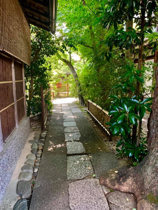 《俳句三人組的旅行.15》溫握一盌鐵缽 しょうじんてぱつ39