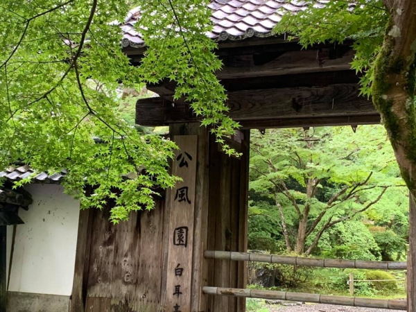 《俳句三人組的旅行.25》雨中石山寺23