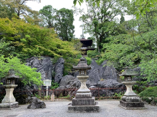 《俳句三人組的旅行.25》雨中石山寺24