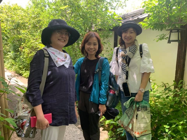 《俳句三人組的旅行.27》我們仨18