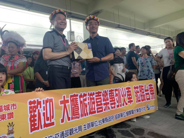 《浮生.38》火車來了—月台上的歡樂舞蹈03