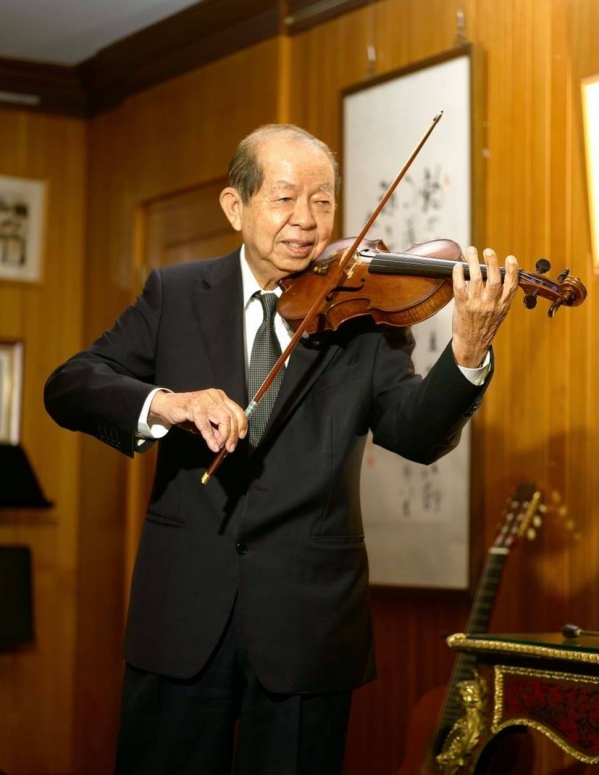 帶一本詩集在口袋裡—許文龍03