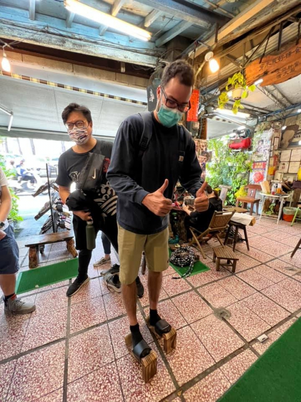 《如露.33》帶foreigner去拜拜11