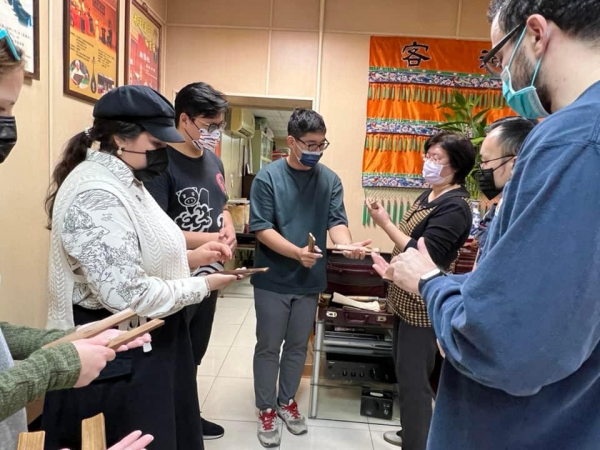 《如露.33》帶foreigner去拜拜23