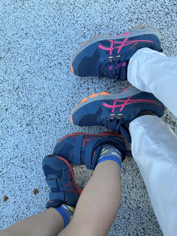 《如露.100》我們的鞋06